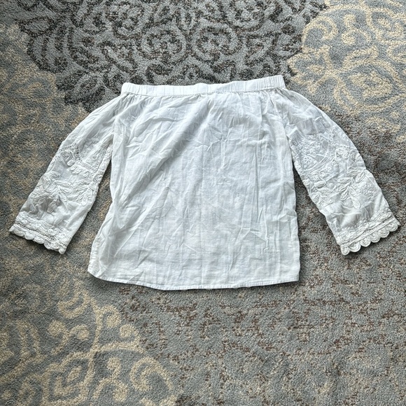 Blank NYC Off Shoulder Embroidered Blouse White XS - Picture 6 of 8